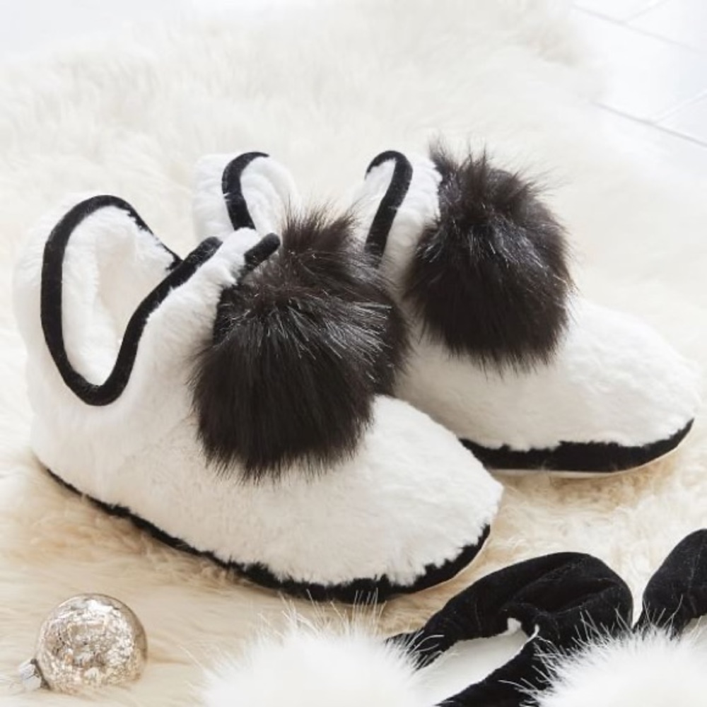 Pottery Barn Teen Emily & Meritt Fluffy Soft Faux Fur Pom Pom booties XL Size